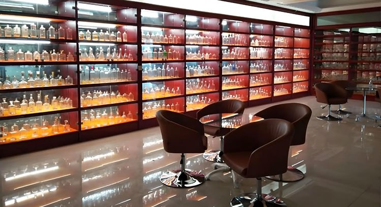 Sustainable Glass Manufacturing: Xingtong Glass Eco-Friendly Production Practices